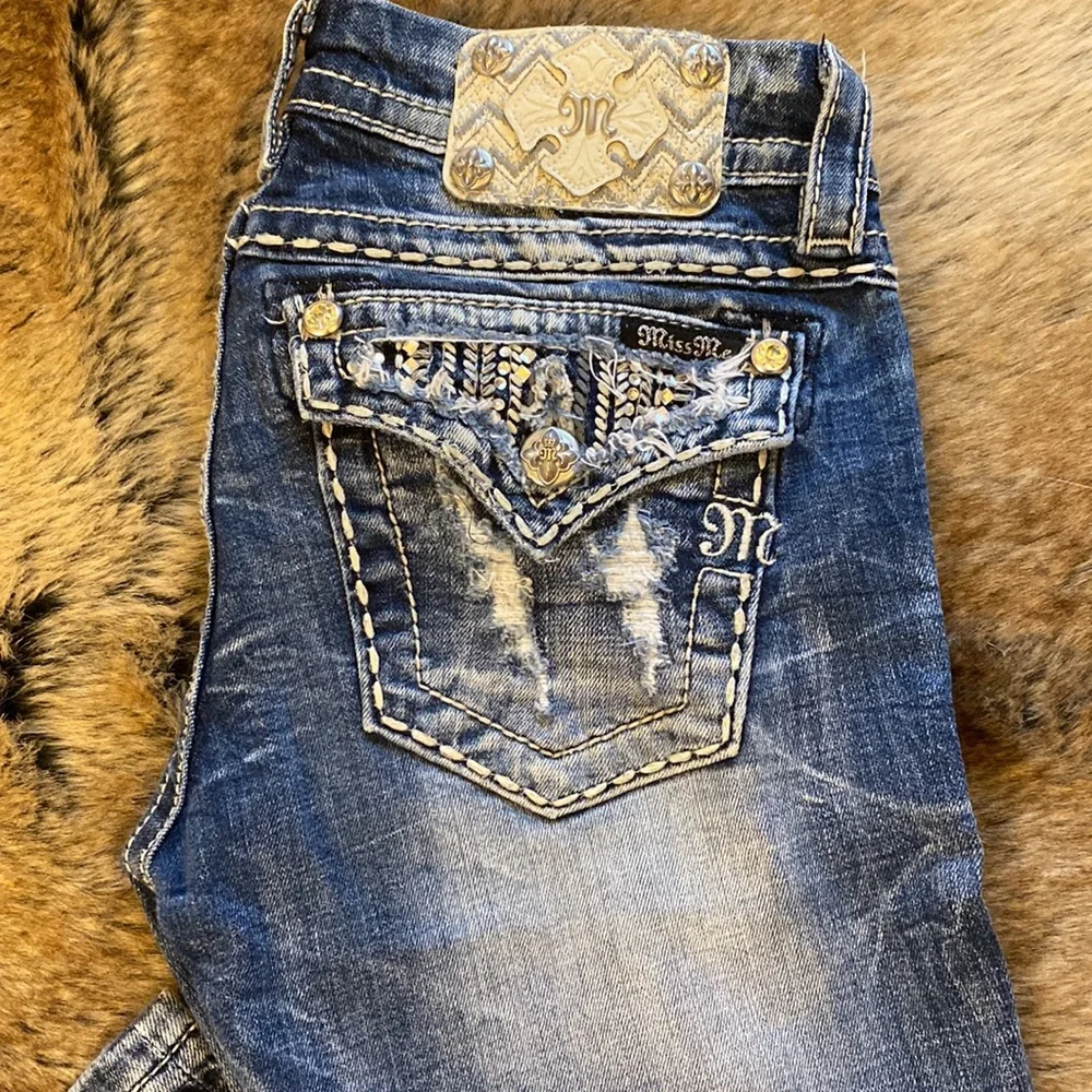 Size 26 Miss Me Jeans Boot Cut - Picture 3 of 8